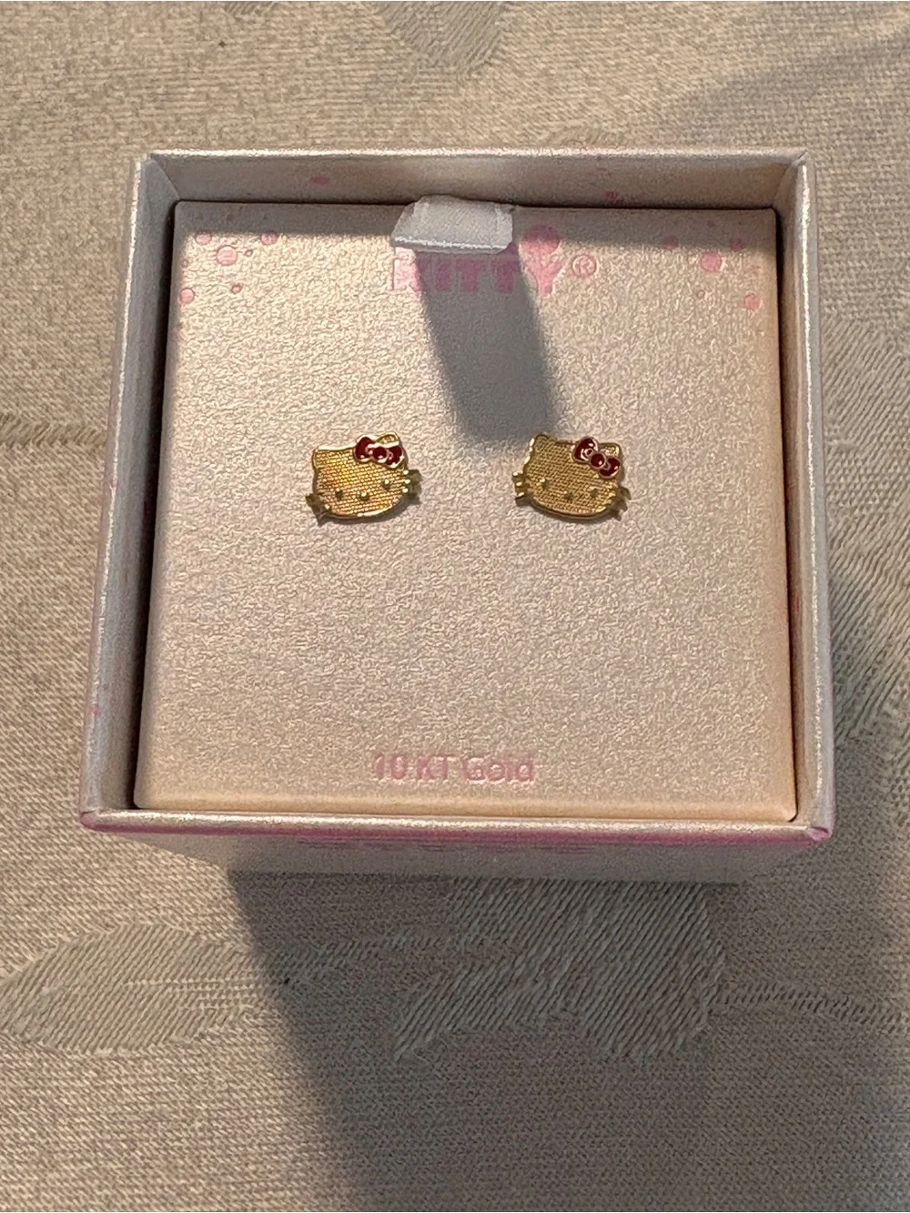 Hello Kitty never used